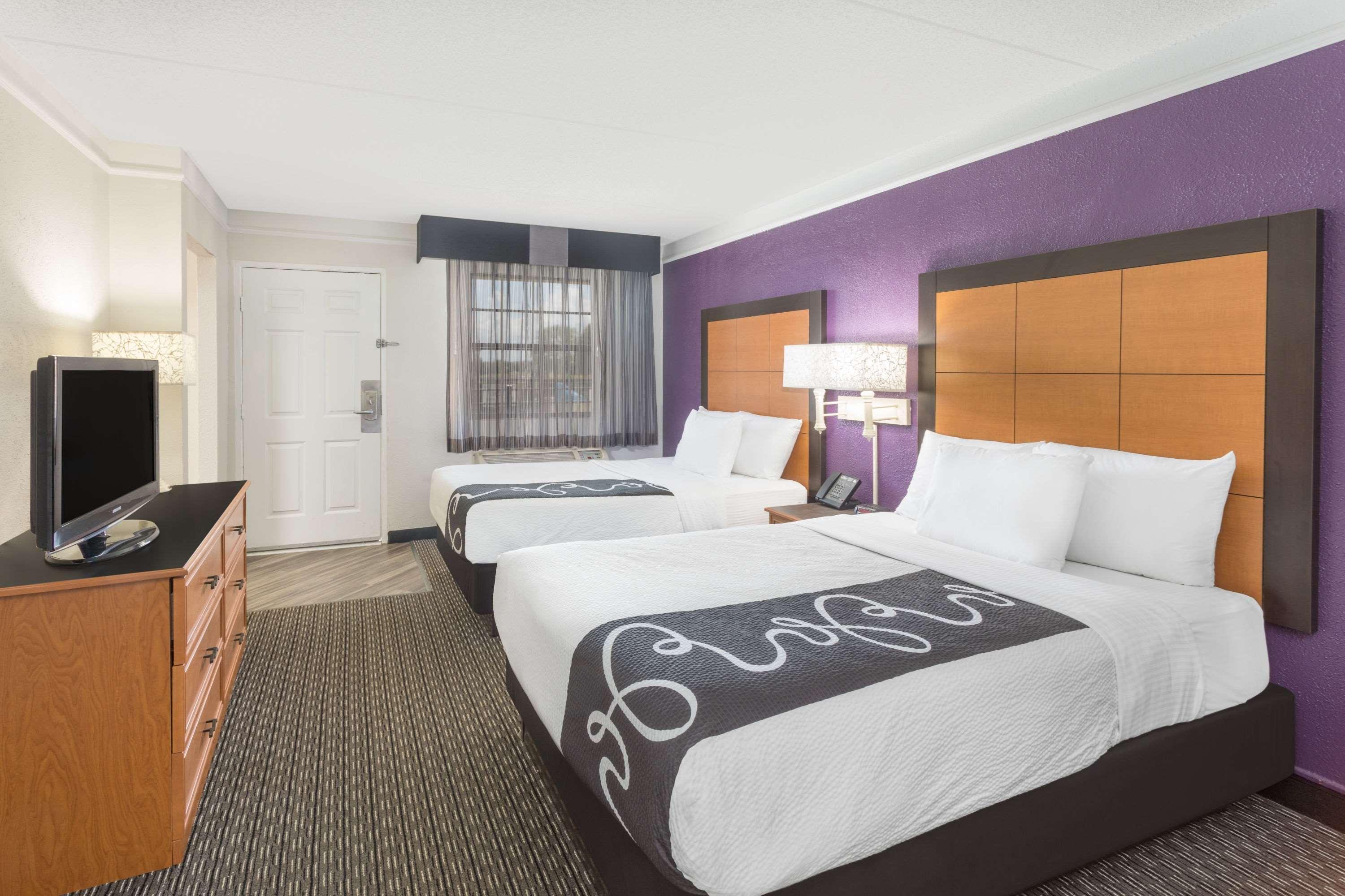 Baymont By Wyndham Greenville Woodruff Rd Buitenkant foto