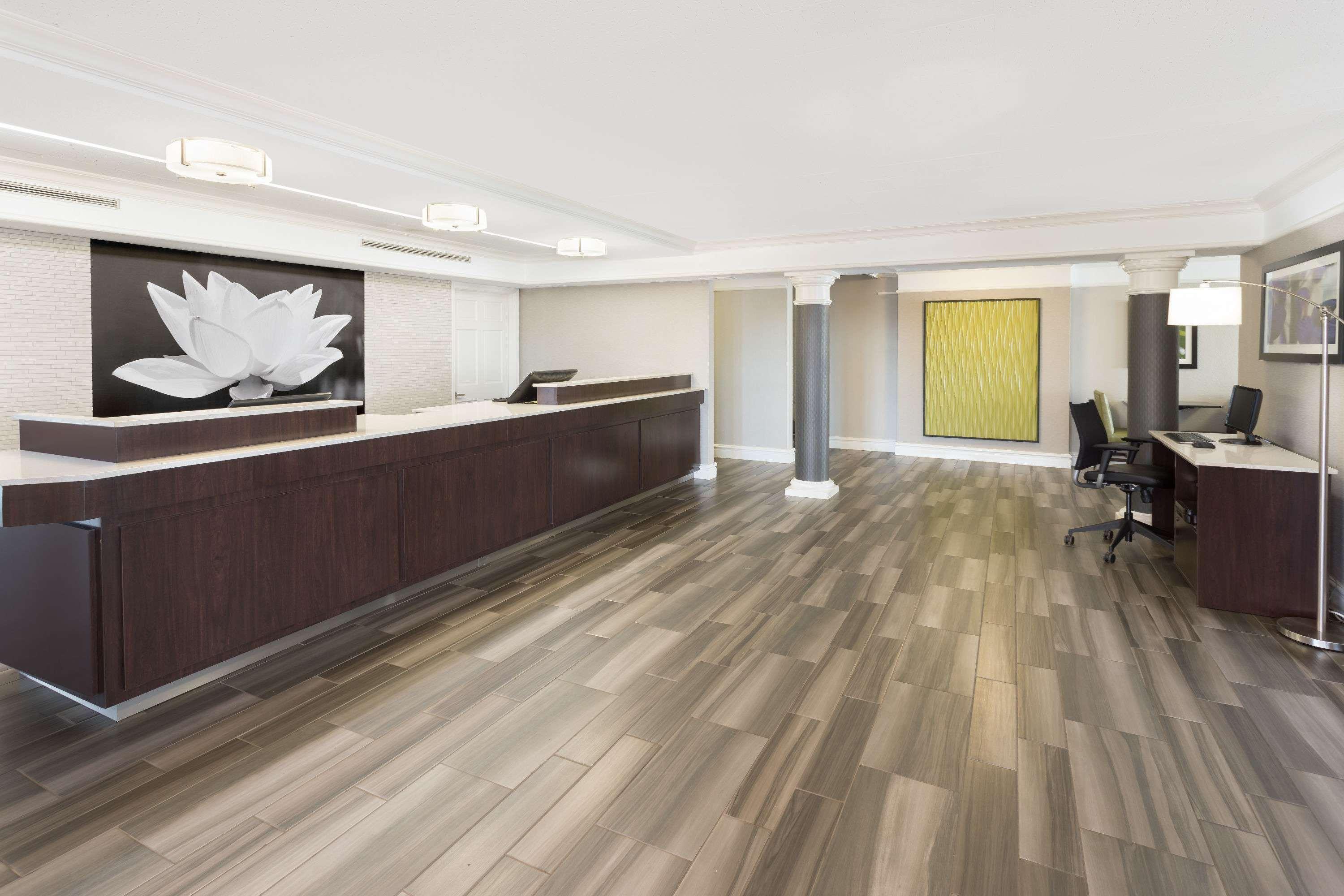 Baymont By Wyndham Greenville Woodruff Rd Buitenkant foto