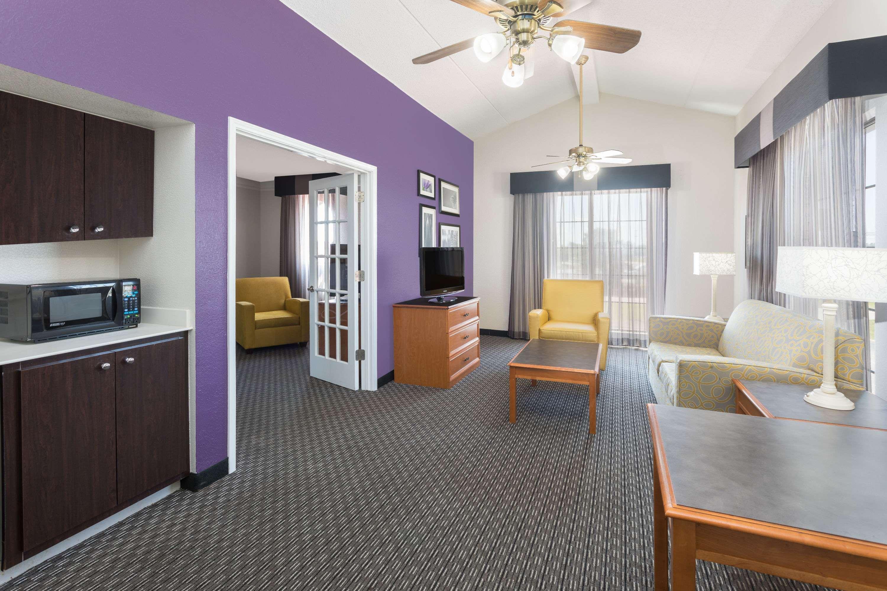 Baymont By Wyndham Greenville Woodruff Rd Buitenkant foto