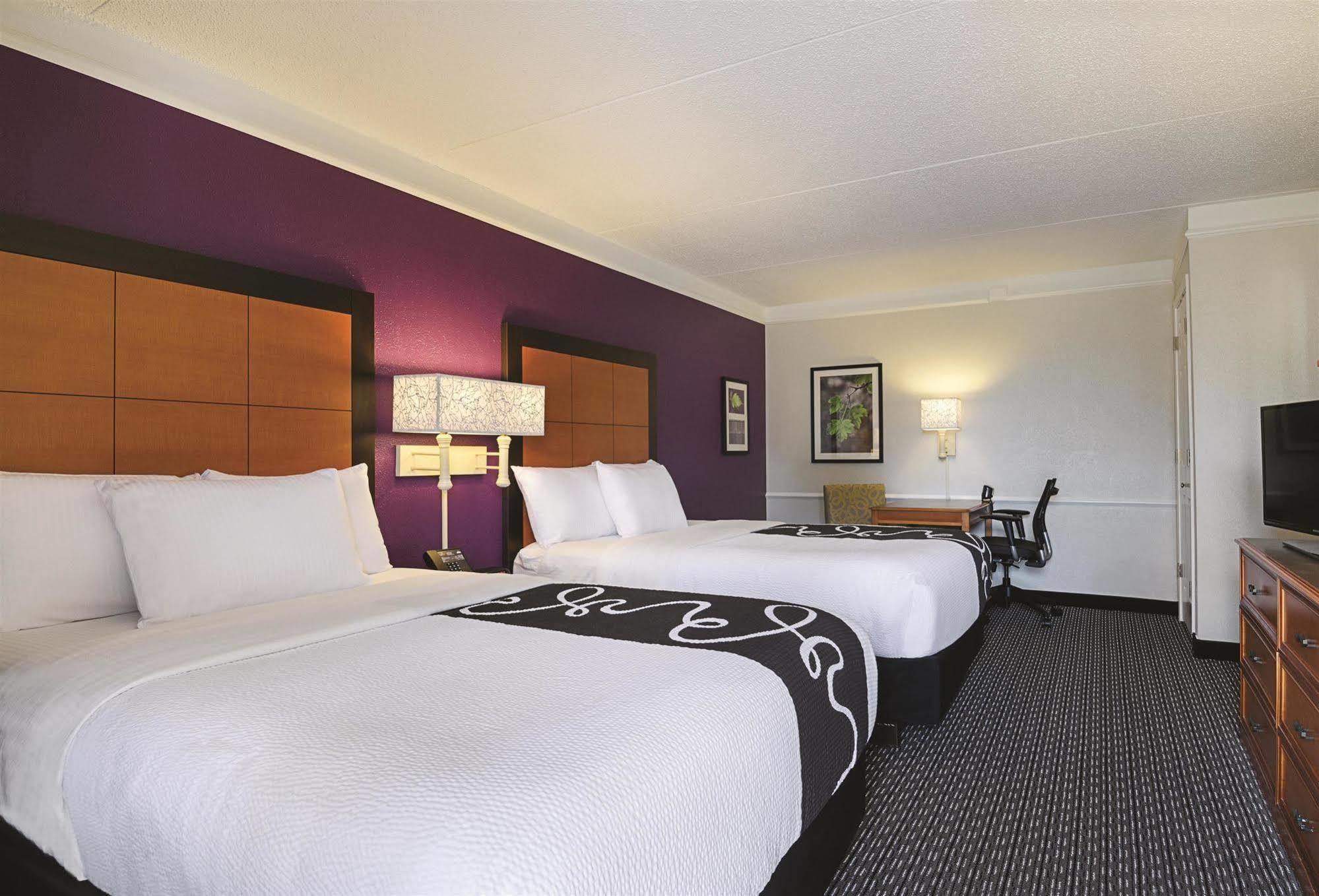 Baymont By Wyndham Greenville Woodruff Rd Buitenkant foto